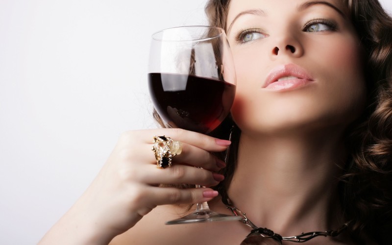 woman-drinking-wine-e1454216038715