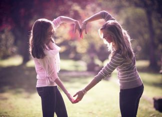 Caut şi eu nişte prieteni şi nu găsesc!