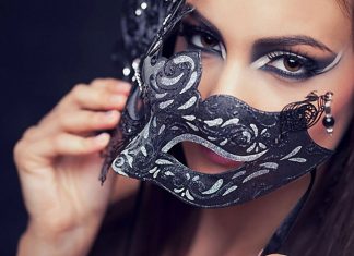 De la câţi bărbaţi în sus o femeie este considerată uşoară?