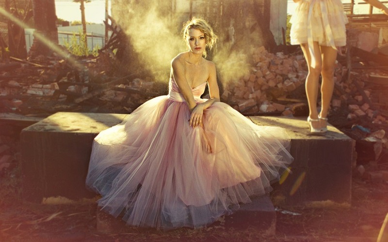 pink-tulle-ball-gown-wedding-dress-with-sweetheart-neckline