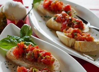 Bruschette cu roşii, busuioc şi usturoi