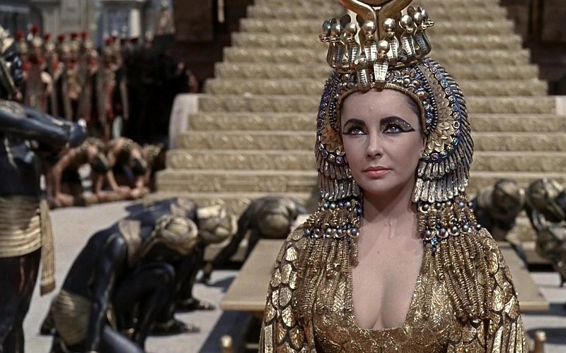 cleopatra-elizabeth-taylor-drama-history-egypt-pics-229616