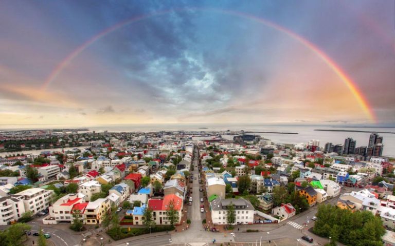 Islanda, țara contrastelor uluitoare și a frumuseții naturale