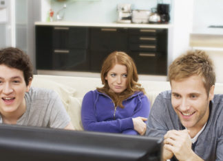 Fotbalul, un sport al bărbaților, urmărit și de femei… sau nu!