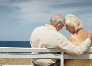 „A iubi” înseamnă căutarea jumătăţii întregului din care ai făcut cândva parte