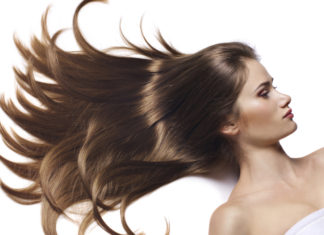 Cum să îți îndrepți părul fără să-l deteriorezi