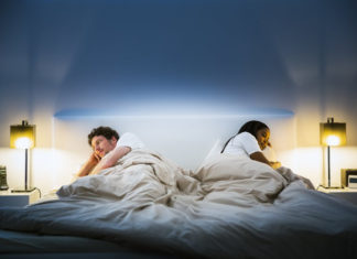 Cover story: „Iubire, dormi cu mine în seara asta?”