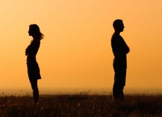 Să te arunci în brațe străine imediat după despărțire? Nu te arunca, frumoaso!