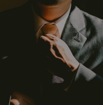 Agățatul pe Facebook se poate termina cu… “Du-te dracu de idioată!”