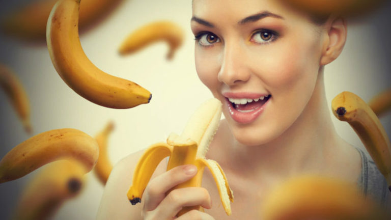 De ce o femeie atrage atenția când mănâncă banane?