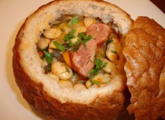 Şi ţie îţi place fasolea cu afumătură? Iată cum o fierbi ca să nu ai gaze