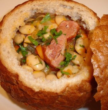 Şi ţie îţi place fasolea cu afumătură? Iată cum o fierbi ca să nu ai gaze