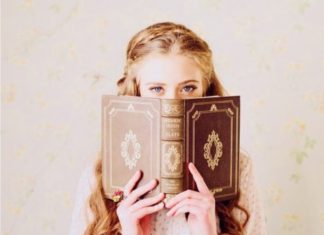 Lecția de gramatică: Online sau on-line? Cum e corect?