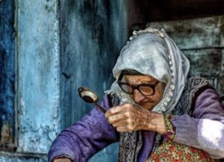 Nebuna de pe scara mea. Episodul doi