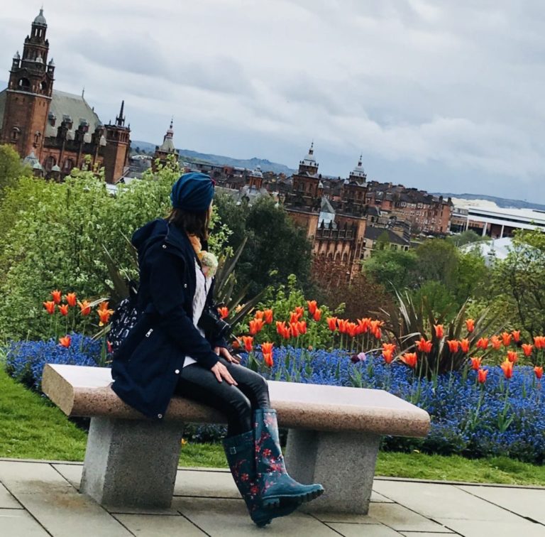 La plimbare prin Glasgow: Istorie, ploaie, scoțieni
