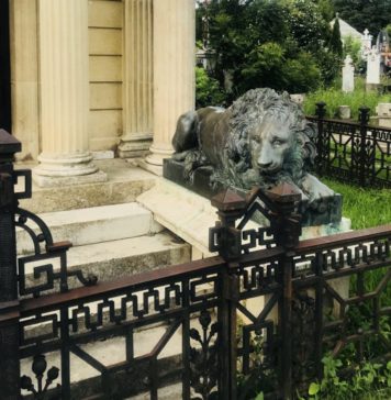 Pe meleaguri românești: Cimitirul Ungureni, cel mai frumos din câte am văzut