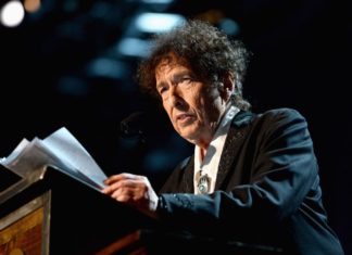 De ce a câștigat Bob Dylan premiul Nobel pentru literatură în 2016 De ce a câștigat Bob Dylan premiul Nobel pentru literatură în 2016