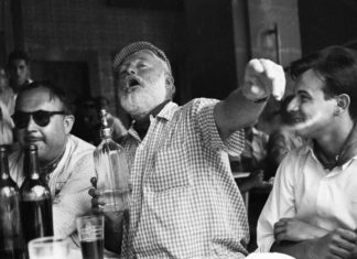 Top 10 scriitori alcoolici. Ce au lăsat în urmă Top 10 scriitori alcoolici