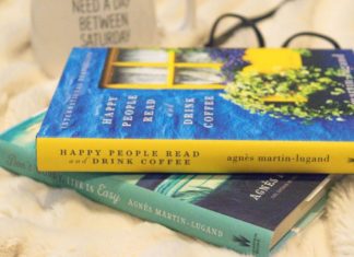 RECENZIE “Oamenii fericiți citesc și beau cafea”