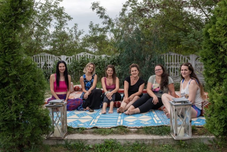 YOGA and BOOKS: Retreat de o zi cu yoga și cărți